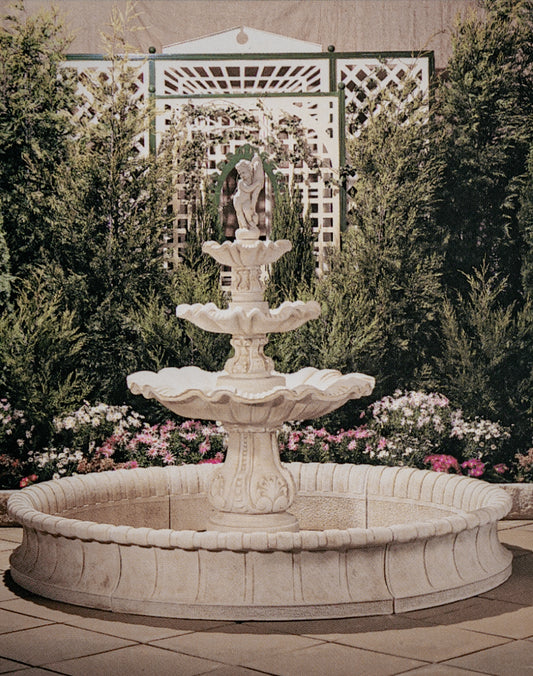 The Amarillo Giardino Pond Concrete Fountain